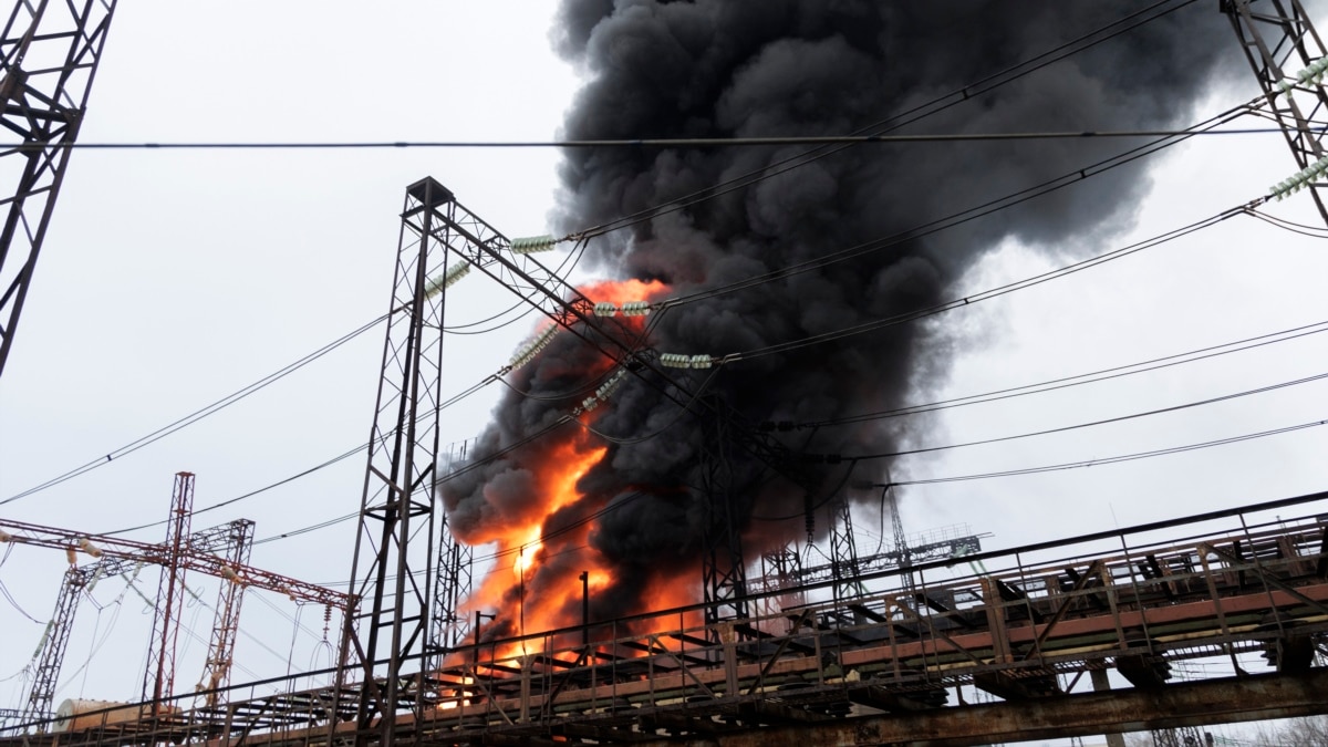 Атаки РФ пошкодили половину енергетичної системи України – Кулеба